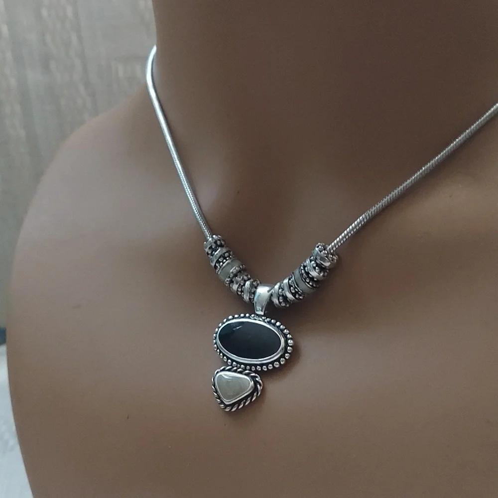 Kenneth Cole Silver Black & Grey Beaded Pendant snake Rope chain Necklace
